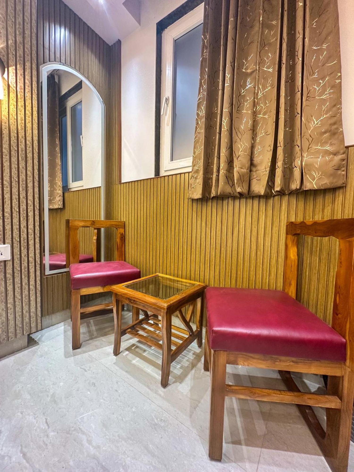 新德里Delhi Delight Premium住宿加早餐旅馆 外观 照片