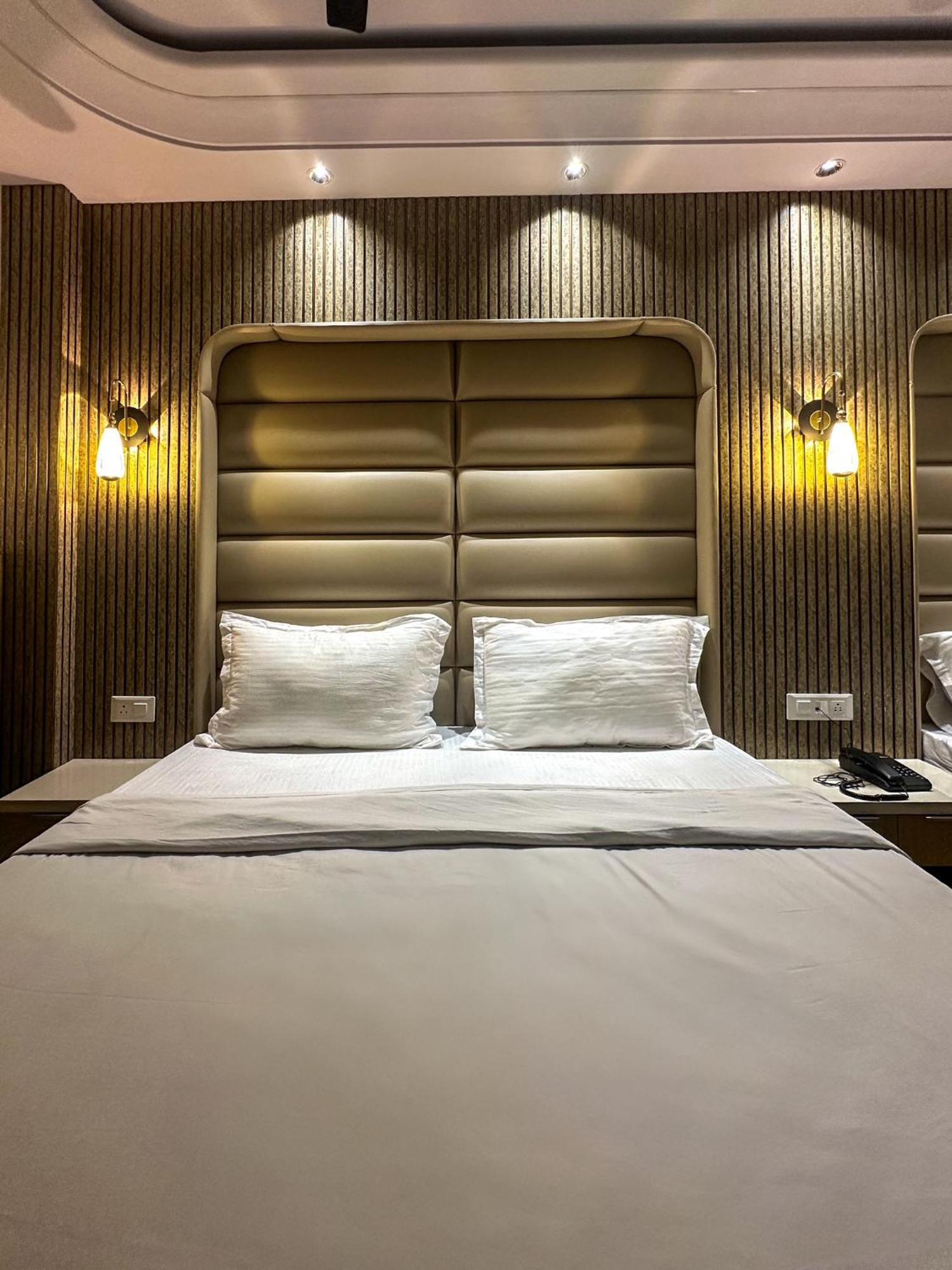 新德里Delhi Delight Premium住宿加早餐旅馆 外观 照片